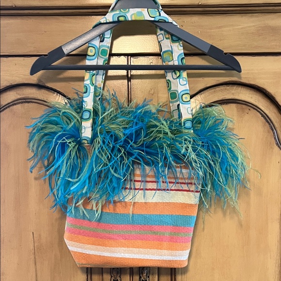 Colorful ReVErsiBLe Feathered Tote Bag - Picture 2 of 7